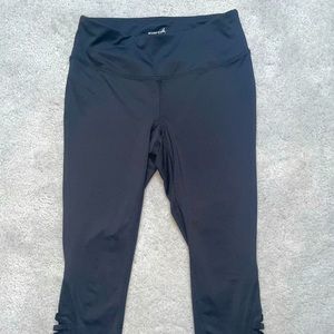 Black Capri Cutout Leggings